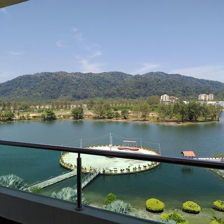 Marina Island Couple Home Stay 卢穆特 外观 照片