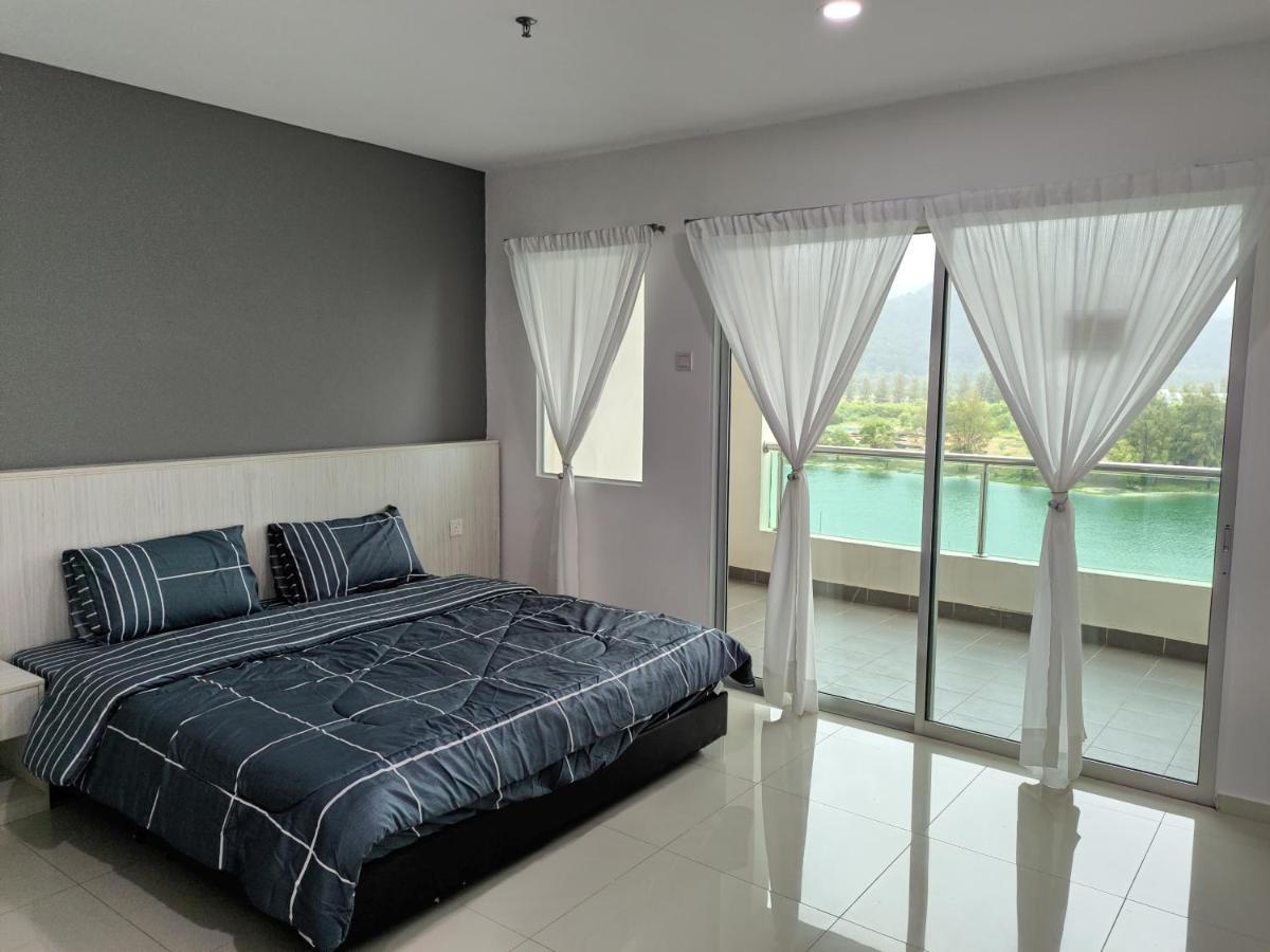 Marina Island Couple Home Stay 卢穆特 外观 照片